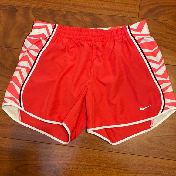 Nike shorts - Picture 1 of 3
